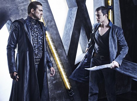 Carl Beukes, Tom Wisdom - Dominion - Werbefoto