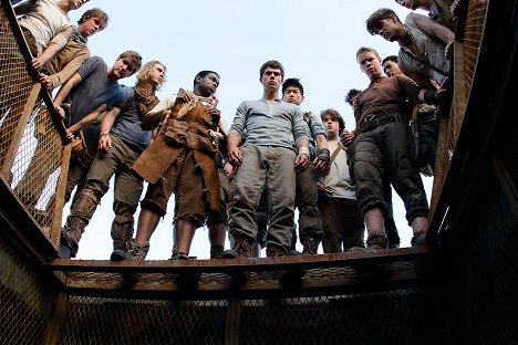 Dexter Darden, Dylan O'Brien, Ki-hong Lee, Randall D Cunningham, Will Poulter - The Maze Runner - Van film