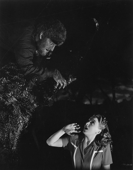 Lon Chaney Jr., Evelyn Ankers - The Wolf Man - Photos