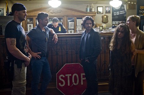 Joel McHale, Eric Bana, Edgar Ramirez - Deliver Us from Evil - Photos