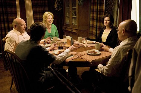 Dean Norris, Anna Gunn, Betsy Brandt - Breaking Bad - Frères et partenaires - Film