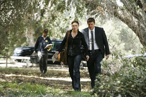 Emily Deschanel, David Boreanaz - Sběratelé kostí - Kost, která vybuchla - Z filmu