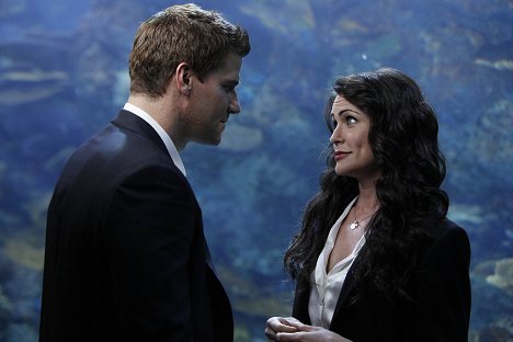 David Boreanaz, Rena Sofer - Bones - The Predator in the Pool - Photos