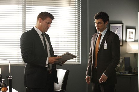 David Boreanaz, John Francis Daley - Bones - The Memories in the Shallow Grave - Photos