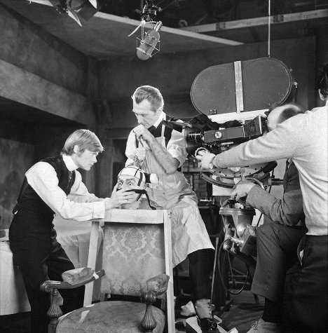 Simon Ward, Peter Cushing - El cerebro de Frankenstein - Del rodaje