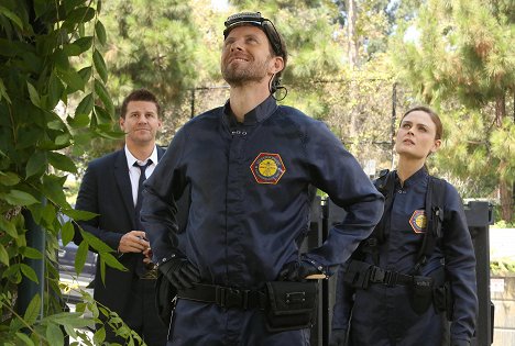 David Boreanaz, T.J. Thyne, Emily Deschanel - Ossos - The Cheat in the Retreat - Do filme