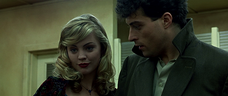 Melissa George, Rufus Sewell - Dark City - Van film