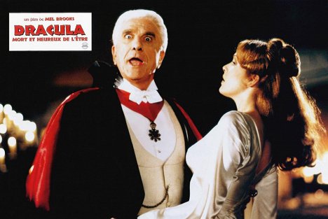 Leslie Nielsen, Amy Yasbeck - Dracula: Dead and Loving It - Lobby Cards