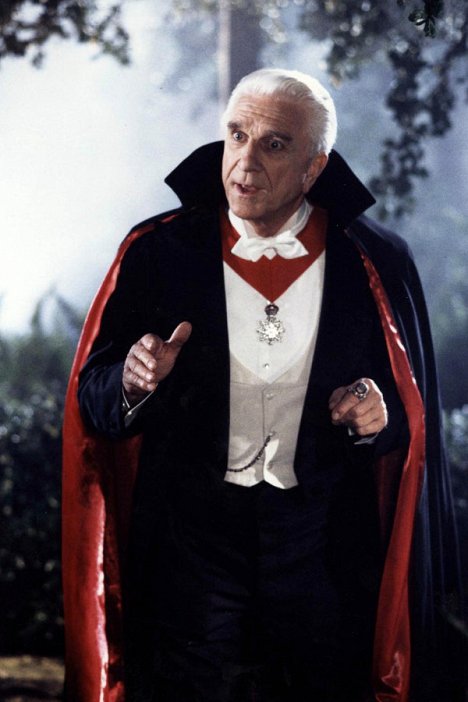 Leslie Nielsen - Dracula: Dead and Loving It - Photos