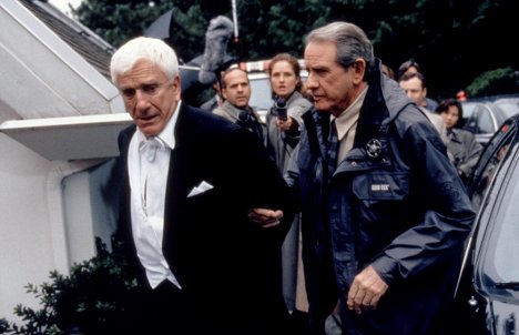 Leslie Nielsen, Richard Crenna - Utopenec na úteku - Z filmu