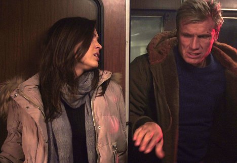 Gina Marie May, Dolph Lundgren - Contacto directo - De la película