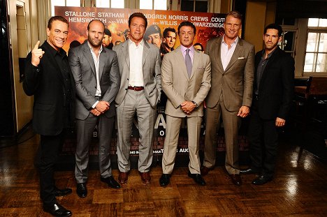 Jean-Claude Van Damme, Jason Statham, Arnold Schwarzenegger, Sylvester Stallone, Dolph Lundgren, Scott Adkins - Os Mercenários 2 - De eventos