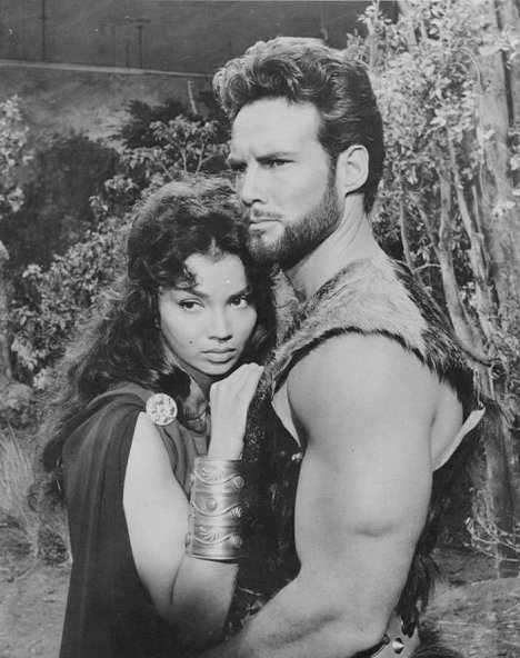 Chelo Alonso, Steve Reeves - La Terreur des barbares - Film