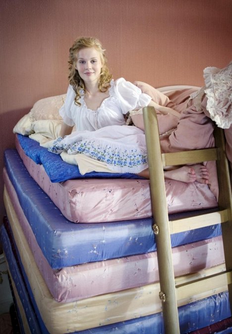 Rike Kloster - Grimm´s finest fairy tales: The princess on the pea - Photos