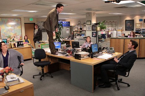 Phyllis Smith, Kate Flannery, Rainn Wilson, Ed Helms, Jenna Fischer, Ellie Kemper, John Krasinski - The Office (U.S.) - Livin' the Dream - Photos