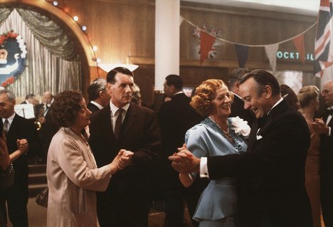 Michael Palin, Maggie Smith, Denholm Elliott