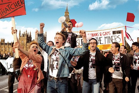 Faye Marsay, George MacKay, Ben Schnetzer, Joe Gilgun, Paddy Considine - Pride - Filmfotos