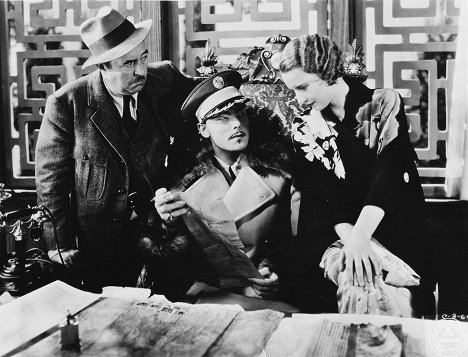 Walter Connolly, Nils Asther, Barbara Stanwyck - Yen tábornok keserű teája - Filmfotók