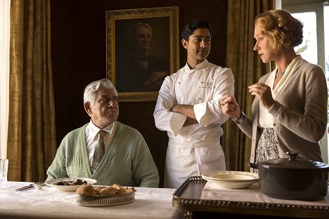 Om Puri, Manish Dayal, Helen Mirren - Láska na karí - Z filmu