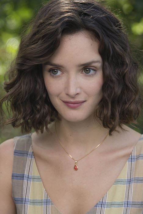 Charlotte Le Bon - Láska na karí - Z filmu