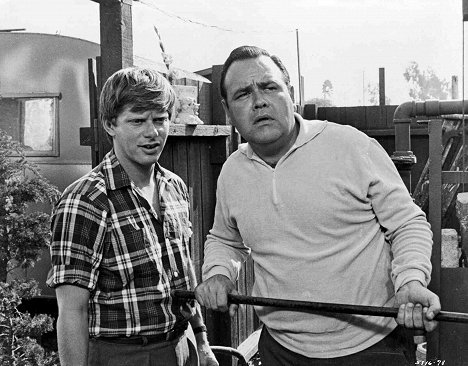Robert Morse, Jonathan Winters - The Loved One - Photos