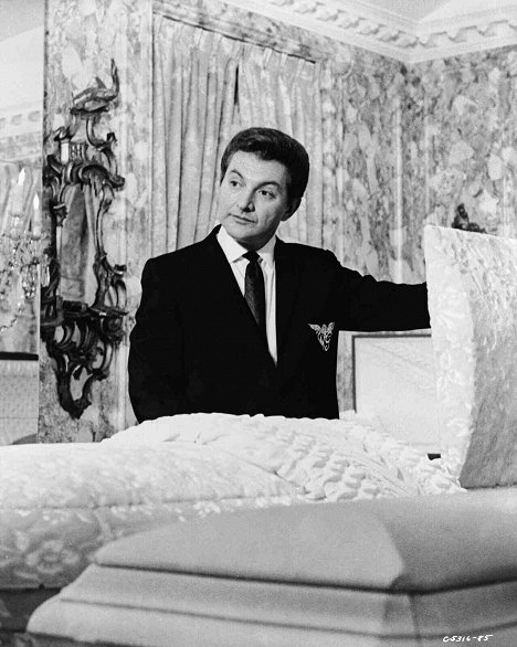 Liberace - The Loved One - Film