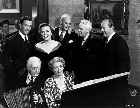 Jeffrey Lynn, Harry Davenport, Deanna Durbin, Raymond Greenleaf - For the Love of Mary - Z filmu