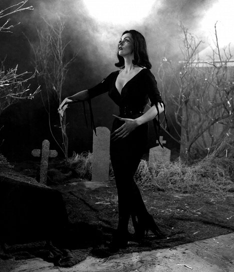 Maila Nurmi - Plano 9 do Vampiro Zombie - De filmes