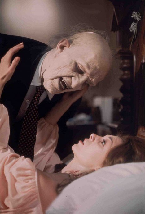 Jonathan Frid, Kathryn Leigh Scott - Das Schloß der Vampire - Filmfotos