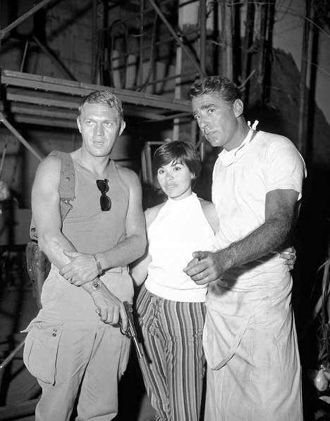 Steve McQueen, Peter Lawford - La Proie des vautours - Tournage