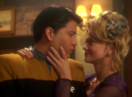 Garrett Wang, Judy Geeson - Star Trek: Voyager - The Cloud - Photos