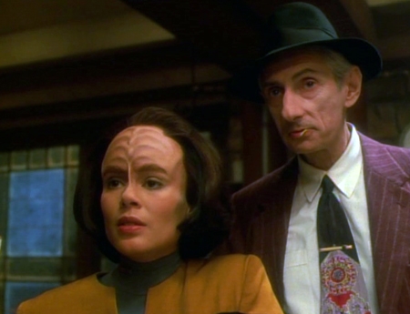 Roxann Dawson, Larry Hankin - Star Trek: Voyager - The Cloud - Photos
