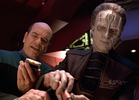 Robert Picardo, David Clennon - Star Trek: Voyager - Nothing Human - Photos