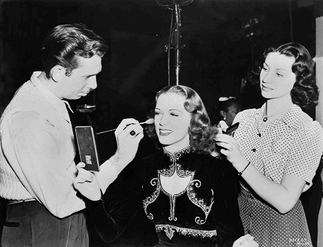 Eleanor Powell - Broadway Melody of 1940 - Van de set