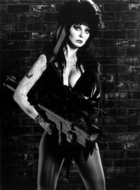 Cassandra Peterson - Elvira, reina de las tinieblas - Promoción