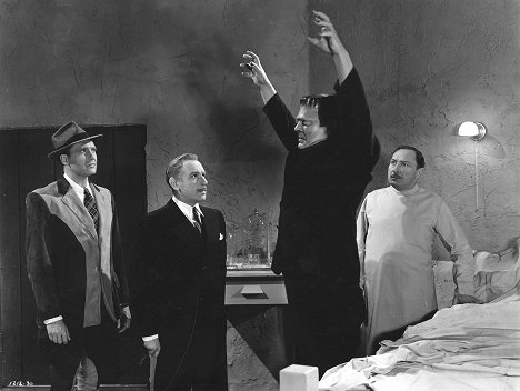 Ralph Bellamy, Cedric Hardwicke, Lon Chaney Jr., Lionel Atwill - The Ghost of Frankenstein - Photos
