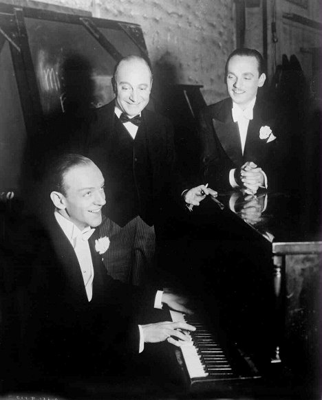 Fred Astaire, Eric Blore, Erik Rhodes - Top Hat - Van de set