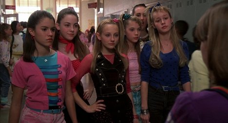 Brittany Curran, Alexandra Kyle, Ashley Benson, Brie Larson - Cez noc tridsiatničkou - Z filmu