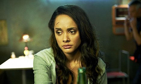 Karla Crome - Misfits - Episode 7 - De la película