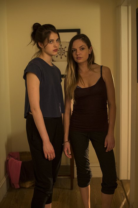 Margaret Qualley, Emily Meade - The Leftovers - Cairo - Film
