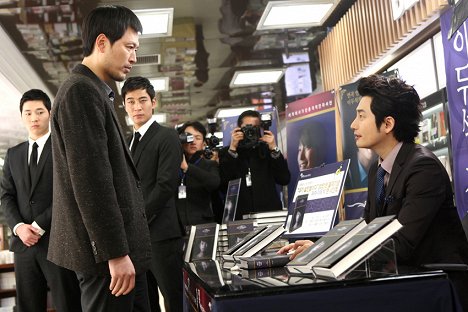 Jae-yeong Jeong, Shi-hoo Park - Confession of Murder - De la película