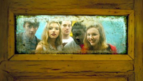 Matthew Beard, Imogen Poots, Aaron Taylor-Johnson, Daniel Kaluuya, Hannah Murray - Chatroom - Z filmu