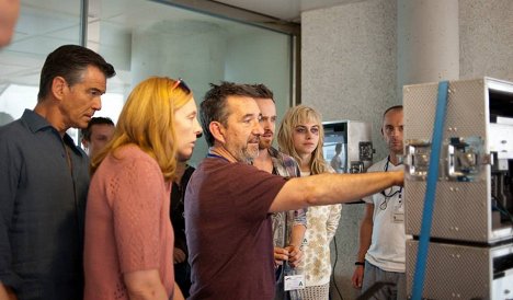 Pierce Brosnan, Toni Collette, Pascal Chaumeil, Aaron Paul, Imogen Poots - A Long Way Down - Making of