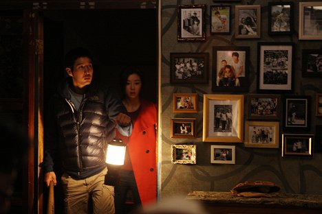 Ji-seok Kim, Han-byeol Park - Doo gaeui dal - Filmfotos