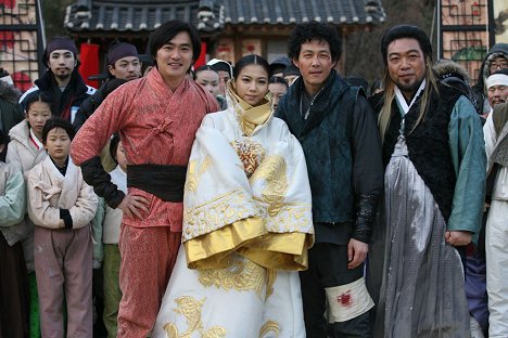 Seok-hoon Kim, Ok-vin Kim, Jung-jae Lee, Won-jong Lee - 1724 gibangnandongsageon - Z filmu