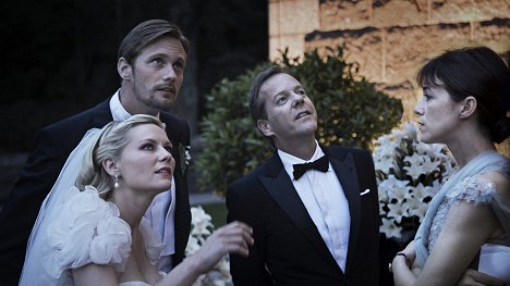 Kirsten Dunst, Alexander Skarsgård, Kiefer Sutherland, Charlotte Gainsbourg - Melancholia - Filmfotos