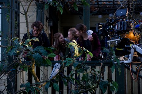 Jamie Blackley, Chloë Grace Moretz, Mireille Enos, Liana Liberato - Zůstaň se mnou - Z natáčení