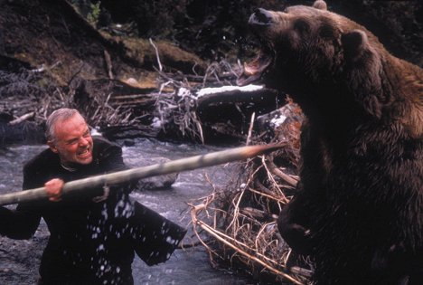 Anthony Hopkins, Bart the Bear - The Edge - Van film