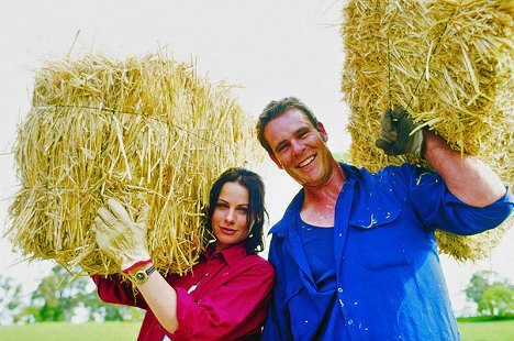 Lisa Chappell, Aaron Jeffery - McLeod's Daughters - Playing to Win - Photos