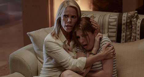 Cheryl Hines, Anna Kendrick - Life after Beth - Filmfotos